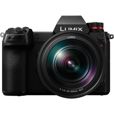 Panasonic Lumix S1R with 24-105mm F4.0 Lens