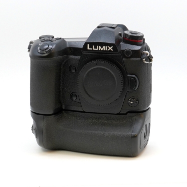 Panasonic G9 Camera Body with Promaster Battery Grip (EX) Used