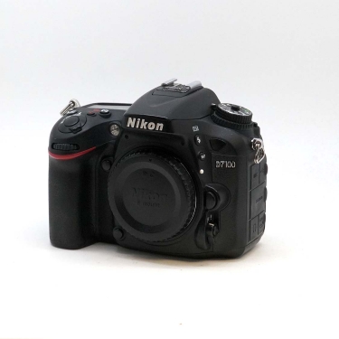 Nikon D7100 DSLR Camera Body (SC 51126) (EX) Used
