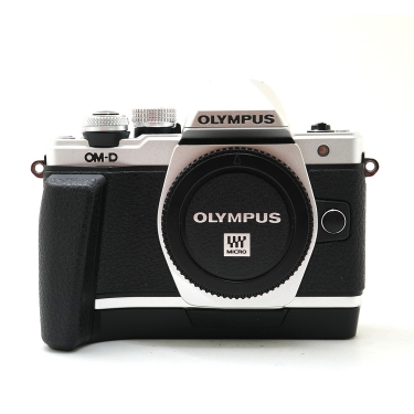 Olympus OM-D E-M10 II Camera Body with Grip (LN-) Used