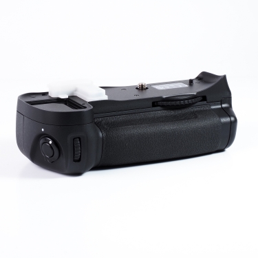 Nikon MB-D10 Battery Grip (D300, D300S, D700)(LN-) Used