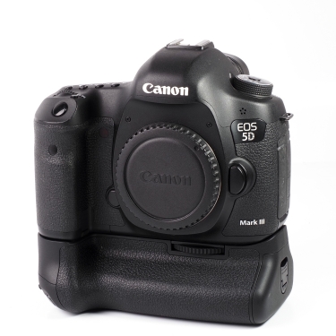 Canon EOS 5D MkIII + BG-E11 Grip (EX) Used
