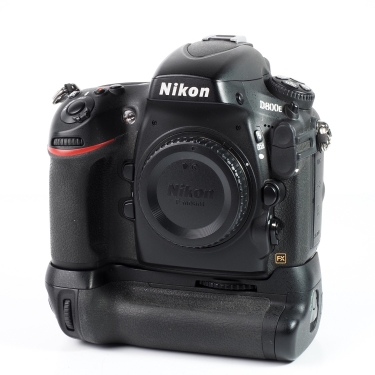 Nikon D800E + MB-D12 (SC-4224)(EX+) used