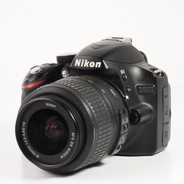 Nikon D3200 + 18-55mm f/3.5-5.6 (SC 5561) (BGN) used