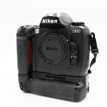 Nikon D100 DSLR Camera Body (BGN) Used