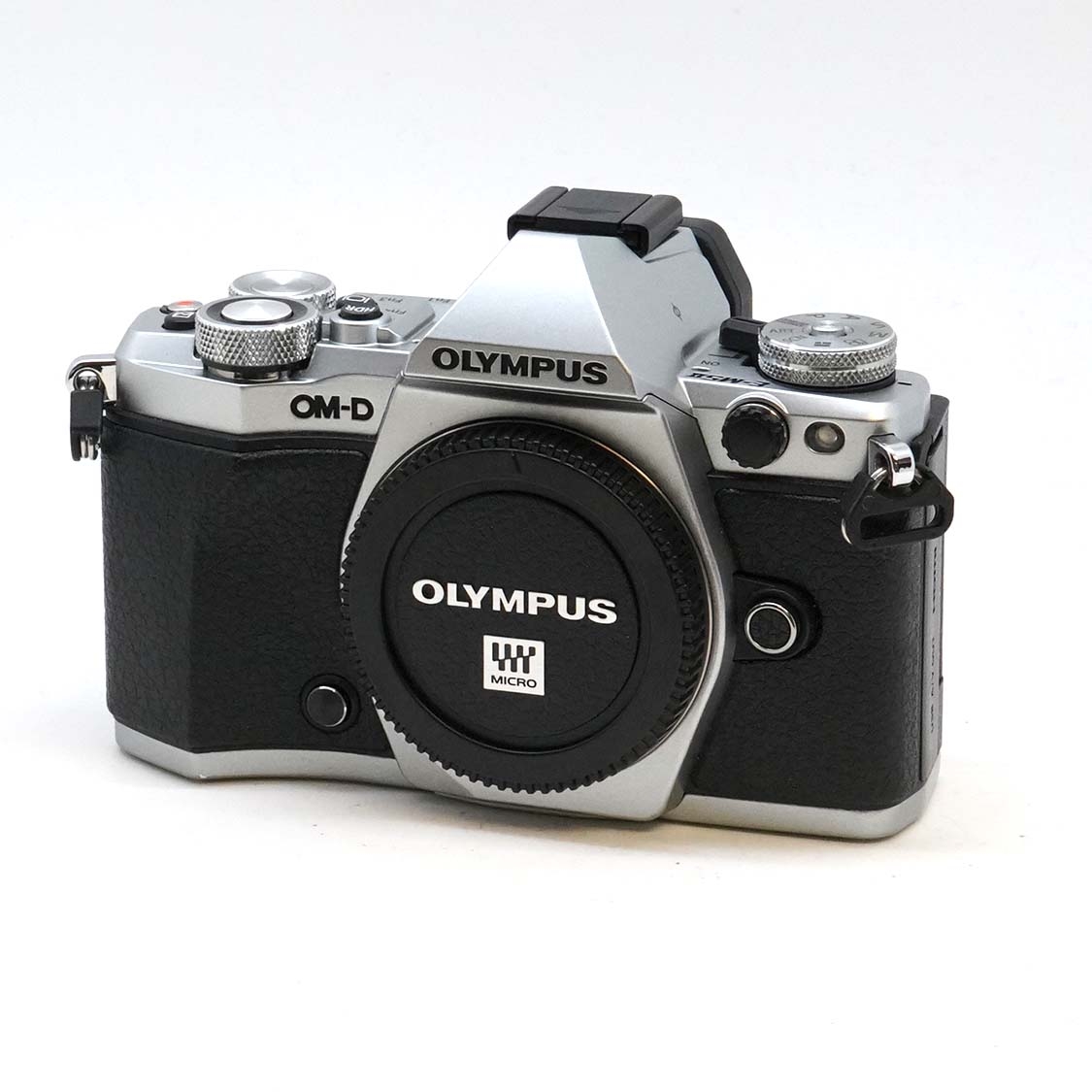 Olympus E-M5 II Camera Body w/ FL-LM3 Flash (LN-) Used