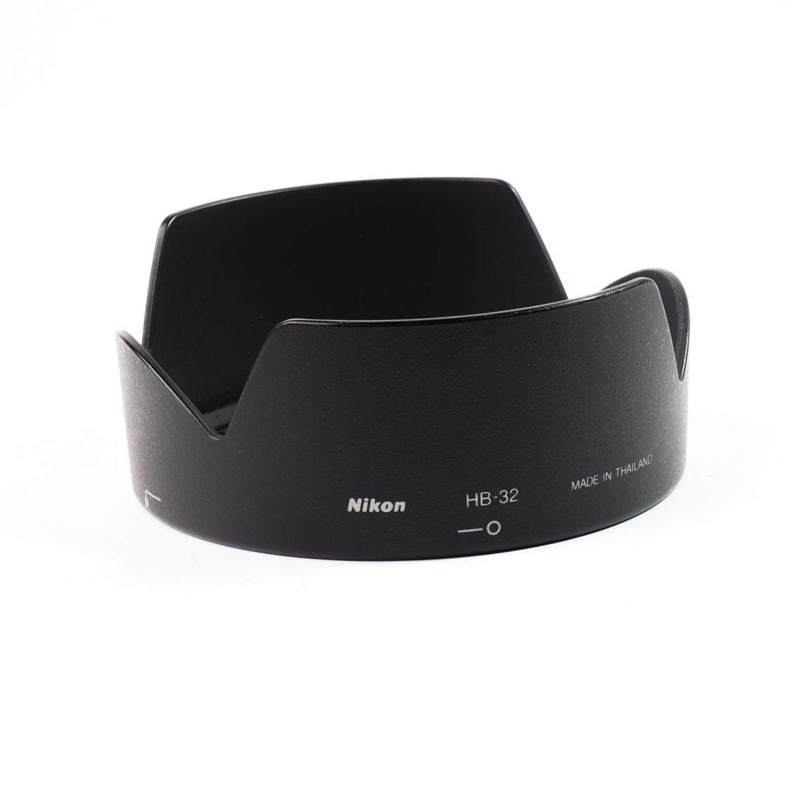 Nikon HB-32 Hood (18-70mm f/3.5-4.5G ED-IF AF-S DX)(EX+) Used