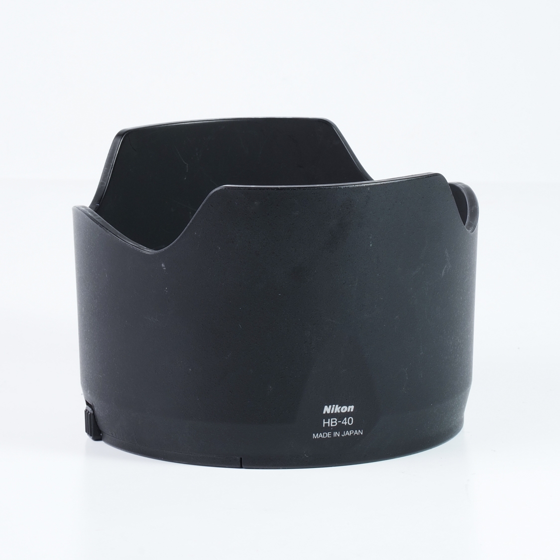 Nikon Lens Hood HB-40 (For 24-70mm f2.8G ED)(BGN) used
