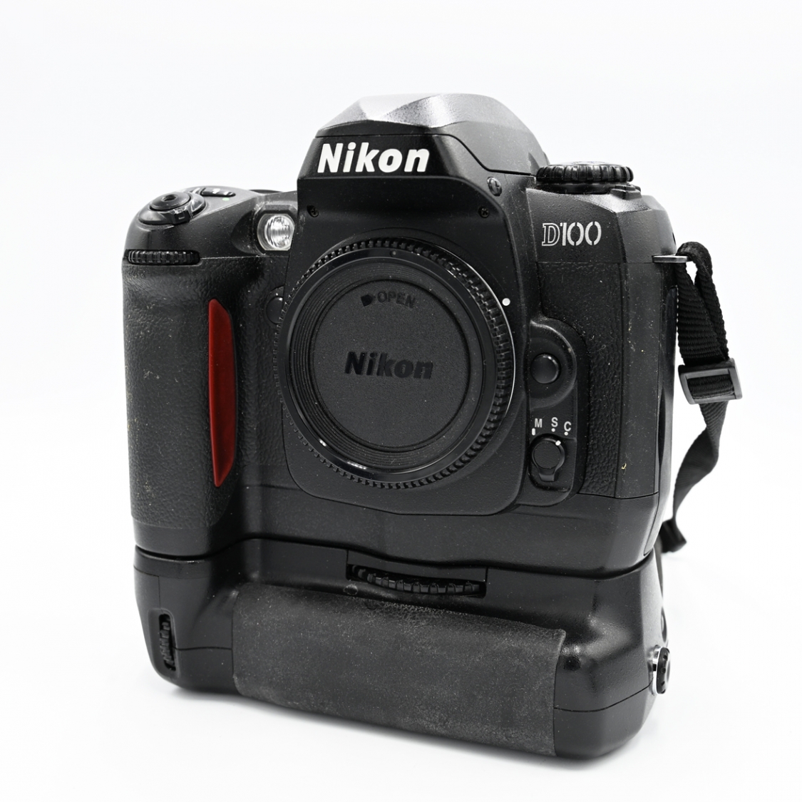Nikon D100 DSLR Camera Body (BGN) Used