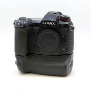 Panasonic G9 Camera Body with Promaster Battery Grip (EX) Used
