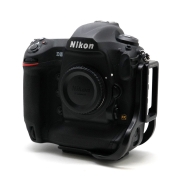 Nikon D5 DSLR Camera Body W/ L-Bracket (SC 6701) (EX - Spot in Viewfinder) Used