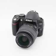 Nikon D3000 DSLR Camera with 18-55mm F3.5-5.6 II Lens (As-Is - No Charger) Used