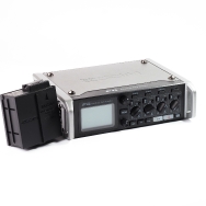 Zoom F4 Field Recorder W/ BCF-8 AA Case (LN-) Used