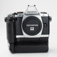 M4/3 Olympus E-M5 w/ HLD-6 Grip (EX) Used
