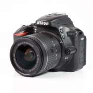 Nikon D5600 DSLR Camera with 18-55mm F3.5-5.6 G VR DX Lens (EX+) Used