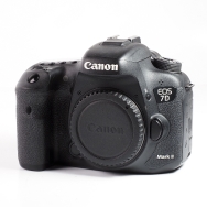 Canon EOS 7D II DSLR Camera Body (SC 22412)(EX) used