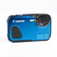 Canon PowerShot D30 + AKT-DC2 Accessory Kit  used
